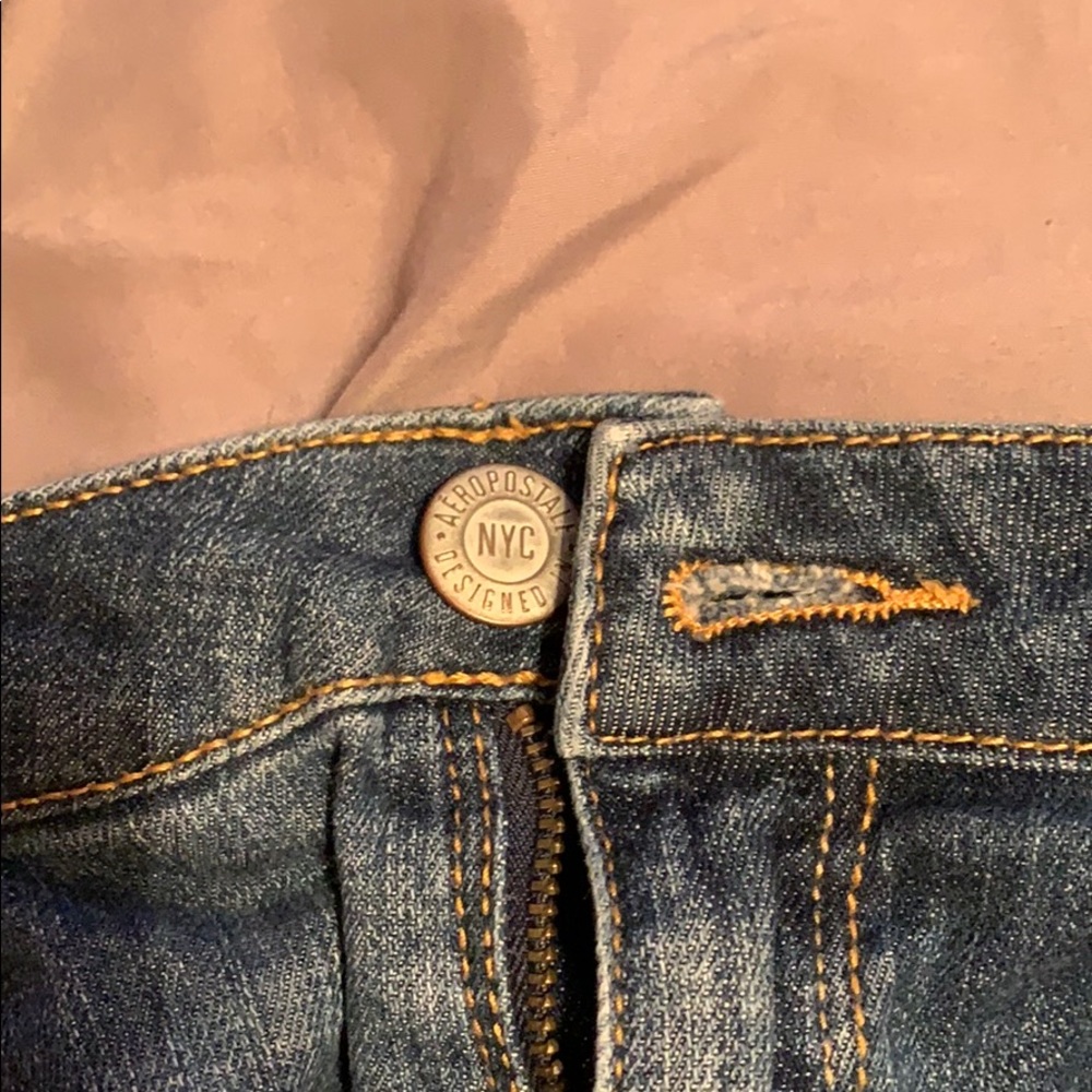 Lightly distressed shorts - Picture 7 of 7